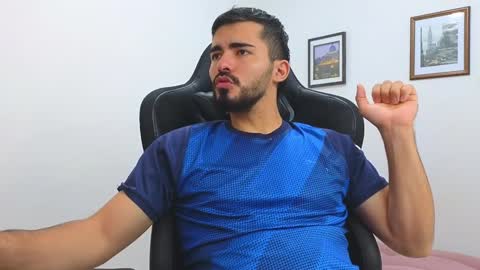 Snapshot of alejandroo_7 chatting on 02-08-25, 09:04 alejandroo_7 online show from 02-08-25, 09:04