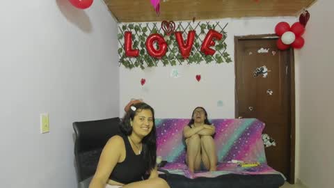 Snapshot of alejita_smithh chatting on 02-24-25, 07:00 zoe and Kataleya online show from 02-24-25, 07:00