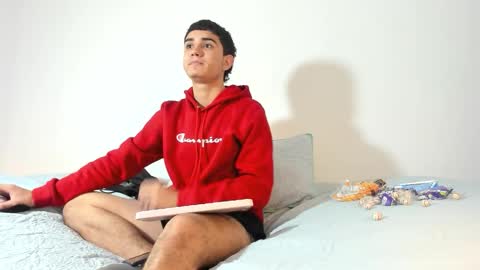 Snapshot of alejo_gray1 chatting on 10-22-25, 05:02 alejo_gray1 online show from 10-22-25, 05:02