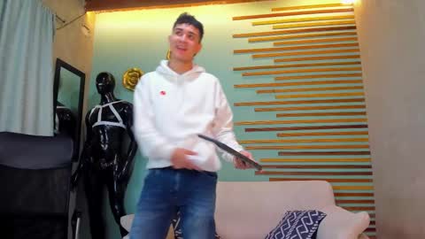 alejo_gray1 online show from 12-22-25, 01:30