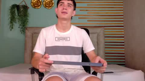Snapshot of alejo_gray1 chatting on 06-06-26, 07:29 alejo_gray1 online show from 06-06-26, 07:29