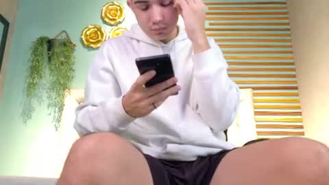Snapshot of alejo_gray1 chatting on 06-09-26, 07:25 alejo_gray1 online show from 06-09-26, 07:25