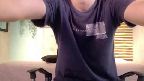 Snapshot of alejo_gray1 chatting on 06-10-26, 07:13 alejo_gray1 online show from 06-10-26, 07:13