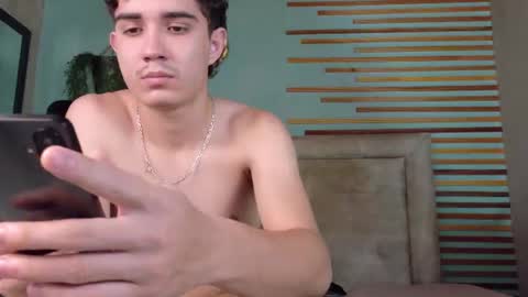 Snapshot of alejo_gray1 chatting on 06-11-26, 12:32 alejo_gray1 online show from 06-11-26, 12:32
