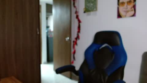 Snapshot of alejo_hot23 chatting on 06-11-26, 02:53 David online show from 06-11-26, 02:53