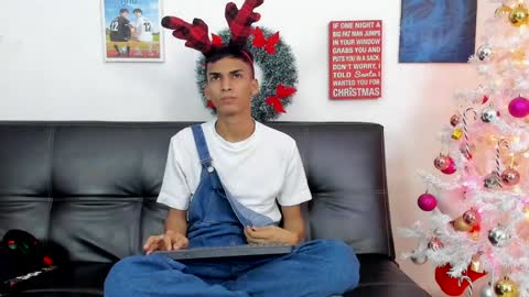 Snapshot of alejo_peverell chatting on 12-24-24, 11:38 alejo peverell online show from 12-24-24, 11:38