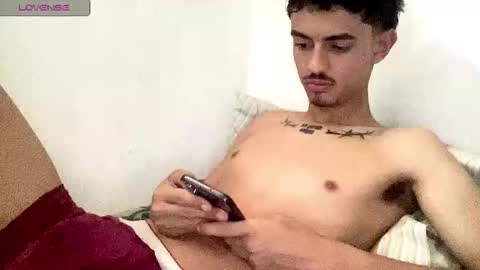 Snapshot of alejoochoa2222 chatting on 11-27-25, 01:51 alejoochoa2222 online show from 11-27-25, 01:51