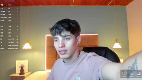 Snapshot of alejootwink chatting on 10-24-25, 12:52 ALejoo Saenz online show from 10-24-25, 12:52