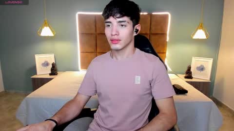 Snapshot of alejootwink chatting on 03-03-26, 01:23 ALejoo Saenz online show from 03-03-26, 01:23