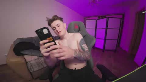 Snapshot of aleks_fisher chatting on 11-13-25, 01:48 Alex and Linar online show from 11-13-25, 01:48