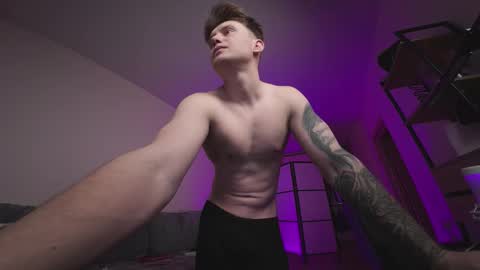 Snapshot of aleks_fisher chatting on 11-23-25, 04:18 Alex and Linar online show from 11-23-25, 04:18