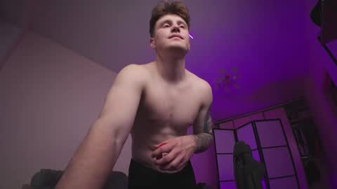 Snapshot of aleks_fisher chatting on 11-24-25, 11:15 Alex and Linar online show from 11-24-25, 11:15