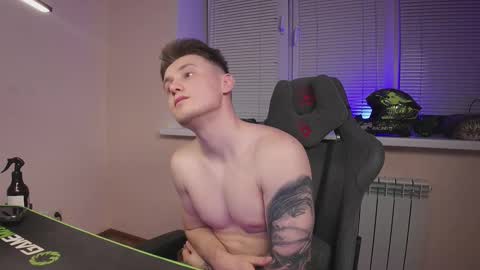 Snapshot of aleks_fisher chatting on 02-15-26, 11:12 Alex and Linar online show from 02-15-26, 11:12