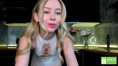 Snapshot of aleksa_cutie chatting on 01-18-25, 01:40 Next stream - 2 dec - online show from 01-18-25, 01:40