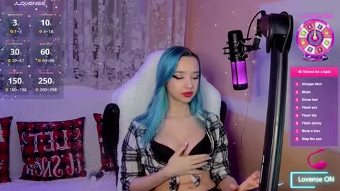 Snapshot of aleksahunt chatting on 01-03-25, 11:55 Aleksa Hunt online show from 01-03-25, 11:55