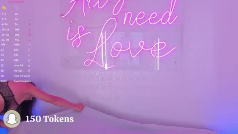 Snapshot of aleksandra_miller chatting on 11-06-25, 12:17 Aleksandra online show from 11-06-25, 12:17