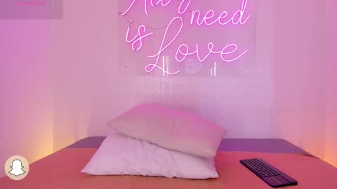 Snapshot of aleksandra_miller chatting on 11-12-25, 12:38 Aleksandra online show from 11-12-25, 12:38