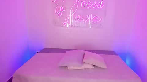 Snapshot of aleksandra_miller chatting on 11-19-25, 04:34 Aleksandra online show from 11-19-25, 04:34