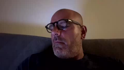 Snapshot of alesao80 chatting on 08-03-26, 12:42 Ale online show from 08-03-26, 12:42
