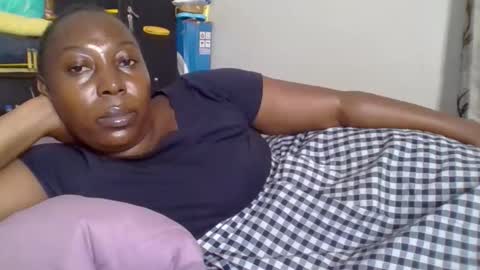 Snapshot of alesha_ chatting on 09-21-25, 07:10 Noreen Kennth and Emilly online show from 09-21-25, 07:10