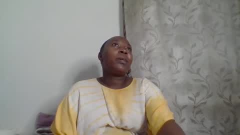 Snapshot of alesha_ chatting on 10-08-25, 07:28 Noreen Kennth and Emilly online show from 10-08-25, 07:28