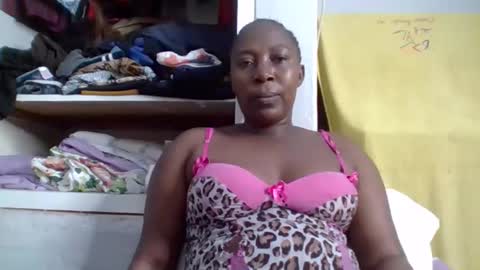 Snapshot of alesha_ chatting on 10-19-25, 05:13 Noreen Kennth and Emilly online show from 10-19-25, 05:13