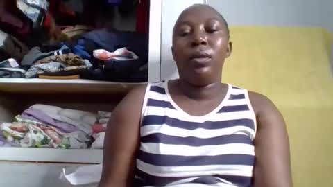 Snapshot of alesha_ chatting on 10-20-25, 06:19 Noreen Kennth and Emilly online show from 10-20-25, 06:19