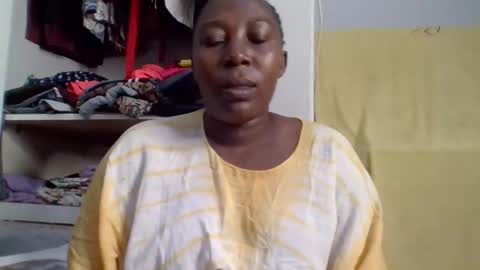 Snapshot of alesha_ chatting on 10-22-25, 06:07 Noreen Kennth and Emilly online show from 10-22-25, 06:07