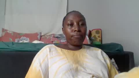 Snapshot of alesha_ chatting on 10-23-25, 07:12 Noreen Kennth and Emilly online show from 10-23-25, 07:12