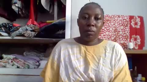 Snapshot of alesha_ chatting on 10-25-25, 08:11 Noreen Kennth and Emilly online show from 10-25-25, 08:11