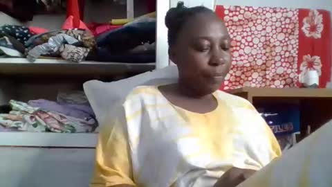 Snapshot of alesha_ chatting on 10-26-25, 06:52 Noreen Kennth and Emilly online show from 10-26-25, 06:52