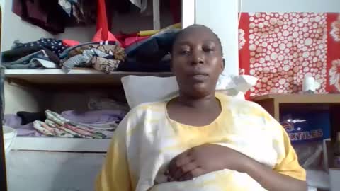 Snapshot of alesha_ chatting on 10-26-25, 06:58 Noreen Kennth and Emilly online show from 10-26-25, 06:58