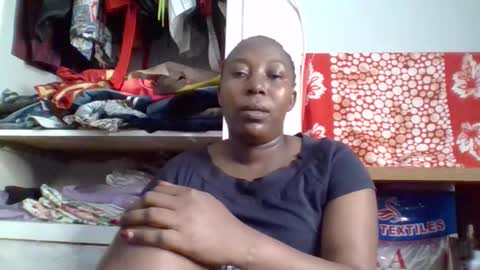 Snapshot of alesha_ chatting on 10-28-25, 06:17 Noreen Kennth and Emilly online show from 10-28-25, 06:17