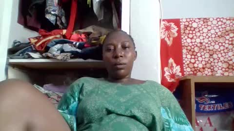 Snapshot of alesha_ chatting on 11-01-25, 06:43 Noreen Kennth and Emilly online show from 11-01-25, 06:43