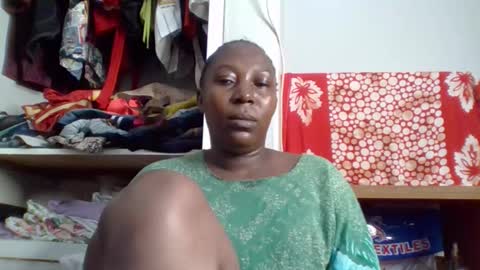 Snapshot of alesha_ chatting on 11-02-25, 06:49 Noreen Kennth and Emilly online show from 11-02-25, 06:49