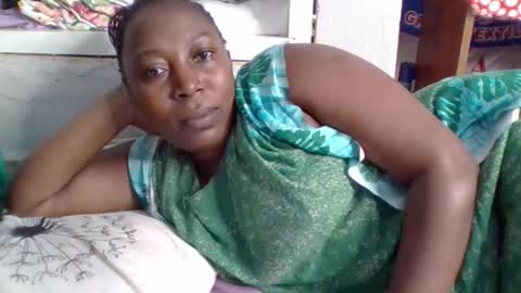 Snapshot of alesha_ chatting on 11-04-25, 06:12 Noreen Kennth and Emilly online show from 11-04-25, 06:12