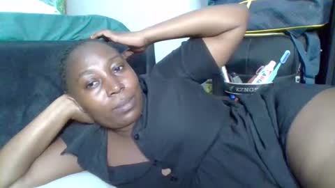 Snapshot of alesha_ chatting on 11-09-25, 08:18 Noreen Kennth and Emilly online show from 11-09-25, 08:18