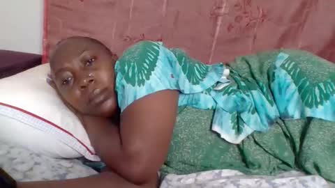 Snapshot of alesha_ chatting on 11-16-25, 06:46 Noreen Kennth and Emilly online show from 11-16-25, 06:46