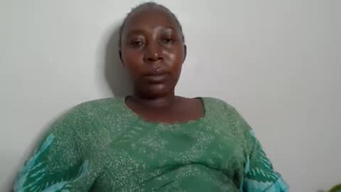 Snapshot of alesha_ chatting on 11-29-25, 08:01 Noreen Kennth and Emilly online show from 11-29-25, 08:01