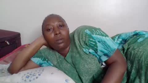 Snapshot of alesha_ chatting on 11-30-25, 04:00 Noreen Kennth and Emilly online show from 11-30-25, 04:00