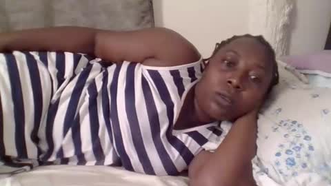 Snapshot of alesha_ chatting on 03-12-26, 08:09 Noreen Kennth and Emilly online show from 03-12-26, 08:09