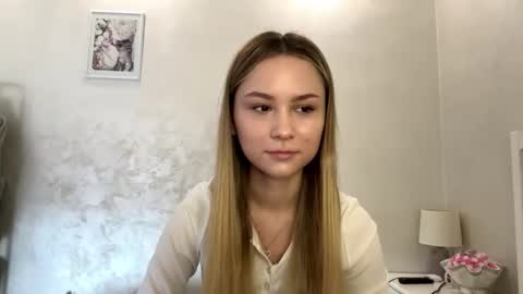 Snapshot of aleshiavavro chatting on 03-25-26, 08:20 Alesh online show from 03-25-26, 08:20