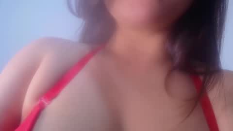 Snapshot of aleska_dollx chatting on 09-22-25, 10:45 QUEEN OFF MILk IM BACK 15 NOV online show from 09-22-25, 10:45