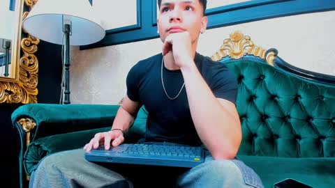 Snapshot of aless_king chatting on 01-12-25, 11:39 Alessandro King online show from 01-12-25, 11:39