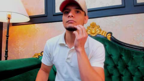 Snapshot of aless_king chatting on 01-28-25, 12:00 Alessandro King online show from 01-28-25, 12:00