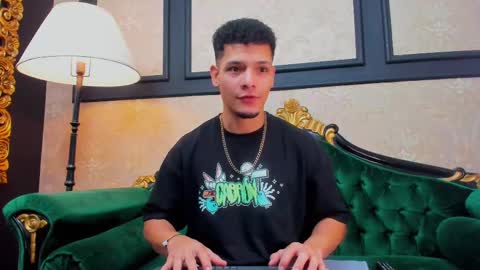 Snapshot of aless_king chatting on 02-18-25, 11:22 Alessandro King online show from 02-18-25, 11:22