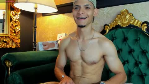 Snapshot of aless_king chatting on 05-16-26, 12:40 Alessandro King online show from 05-16-26, 12:40