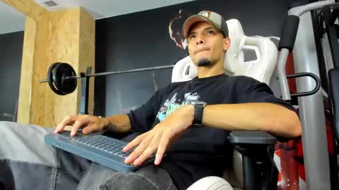 Snapshot of aless_king chatting on 05-18-26, 10:59 Alessandro King online show from 05-18-26, 10:59
