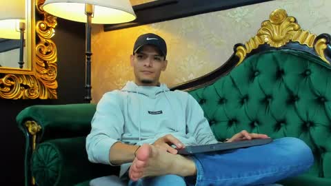 Snapshot of aless_king chatting on 05-25-26, 09:43 Alessandro King online show from 05-25-26, 09:43