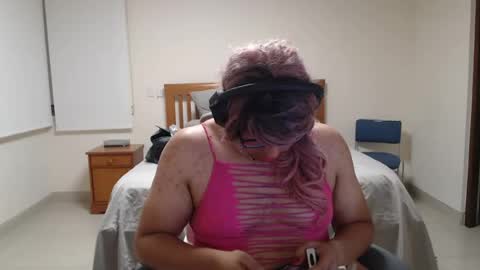 Snapshot of alessalindo840 chatting on 06-23-26, 08:12 AlessaBabyGirl840 online show from 06-23-26, 08:12